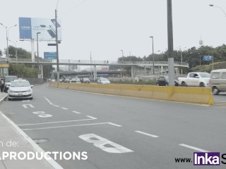 A vísperas de navidad, latina ambulante recibe su pedazo de carne