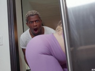 Bathtub Anal With A MILF - Katrina Thicc / Brazzers