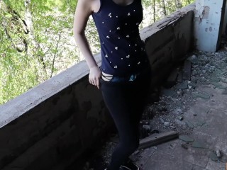 Beautiful Sex With A Beautiful girl In An Abandoned Building