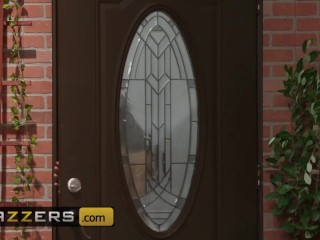 Brazzers - Sexy Keira Croft loves to get fucked by a big cock