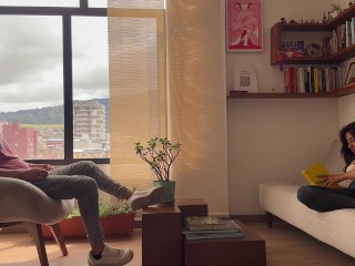 Colegiala nalgona me invitó a estudiar y terminamos follando bien duro! Casi nos descubren!!