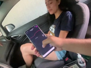 Controlo el vibrador de mi , nos volvemos locos!
