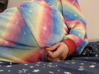 Cutie Masturbates To Orgasm And Squirt In Unicorn Kigurumi