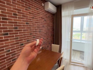 "Это не пульт от кондиционера!"-Красивая Мачеха В тугом платье Потеряла Пульть от секс игрушки