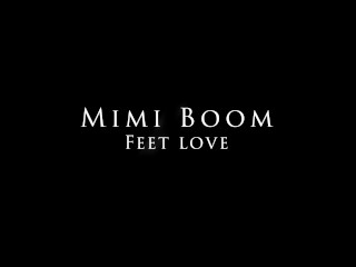 Feet Rubbing with Oil and Care - Mimi Mouse