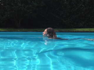 Fernanda Releve pink swimsuit gymnast in the pool
