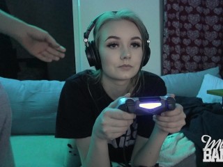Gamer Girl Multitasks!
