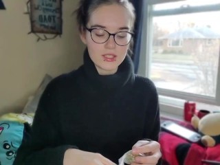 girl plays nintendo and cums + session 