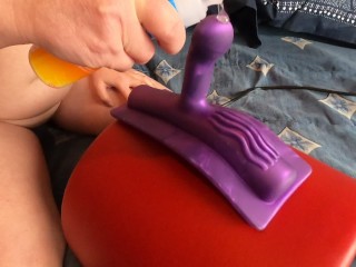 Hammer Girl Rides To Orgasm On Her New Sybian !