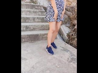 Hermosa colegiala de ida a la misa vamos a mi casa a follar