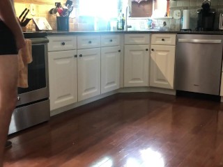 HOUSESITTING III - PISSING ALL OVER THE KITCHEN FLOOR!!