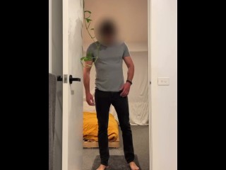 I unbutton my jeans, my cock falls out, I do some pull ups and have a COREGASM ?