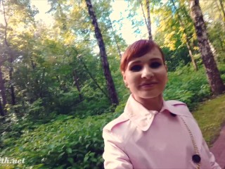 Jeny Smith fully naked in a park got caught