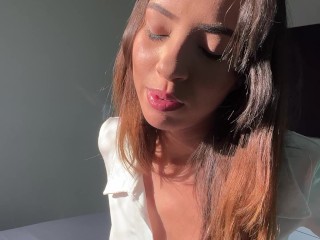 JULIE OLIVER- JOI aluna safada