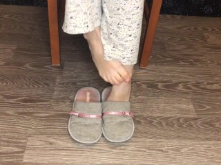kelly_feet sexy student girl show dirty shoes and stinky foot 