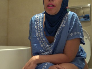 Kinky French Arabic Wife - پاشیدن آب دختر حشری ایرانی