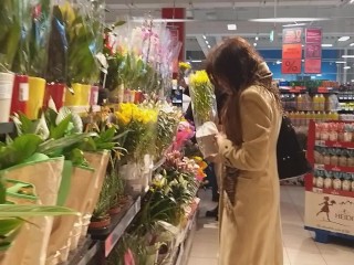 Kinky PUSSY FLASH n taking Skirt Off in the Store # My BUTT PLUG Risky Adventure at SuperMarket