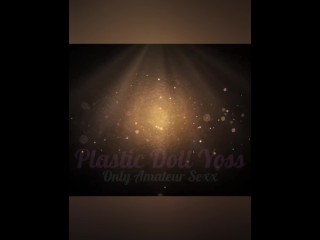 La chica del aseo me seduce con besos y se desviste para mamarme la verga se come mi semen