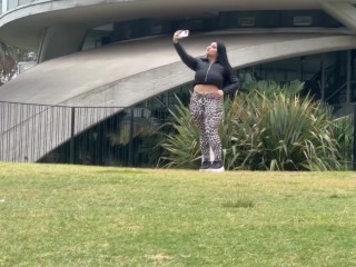 La VIO SOLA en la CALLE de ARGENTINA y la COJE en el BOSQUE