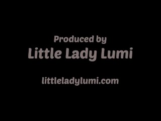 Little Lady Soaks Her Diaper with Morning Pee (Leaky and Squishy!)