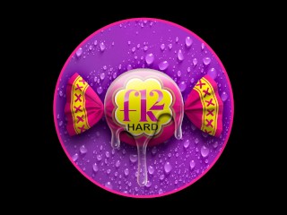 Masturbation HARD par les deux trous en public par une MILF aux gros seins et gros cul