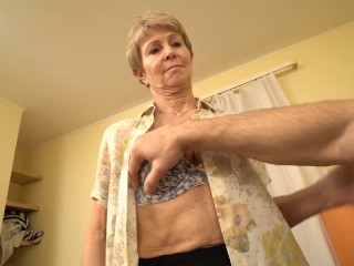 MATURE4K Mature shows naked body to stepson who sneaks into the snatch