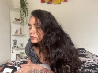 ¡Mi hermanastra traviesa me quita la Xbox asi que la follo en lugar de seguir jugando.!