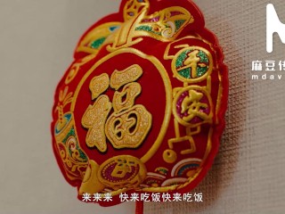 ModelMedia Asia - Friends come together to give thanks for the pussies that are willing t