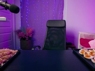 Mukbang Hottie Is Hungry For Cock / TransAngels