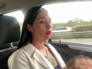 ¡ My boss dared me and I did it ! Masturbating in the car on the highway