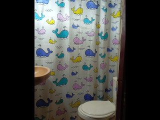 My boyfriend is not here, I give his best friend a delicious blowjob while I take a shower!!