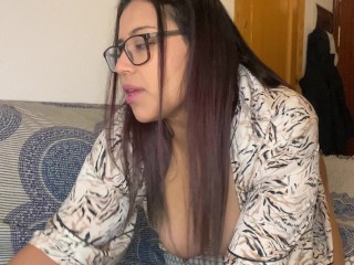 MY STEPMOM WAS CLUNT AND I FUCKED HER BY SURPRISE! 4K