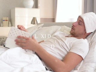Nerdy Doctor Lexi Dona works his hard dick until he fucks her shaved pussy