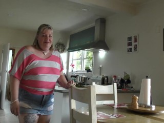 NZ MILF Slut Hardcore Anal Fuck and Outdoor Piss