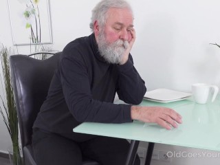 Old Goes Young - Yummy babe congratulates an old man with sex