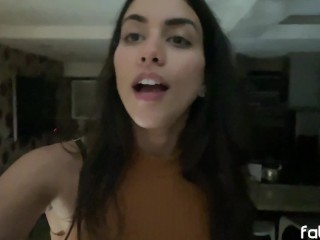 Orgasmo en la ducha de casa de mi familia - No puedo hacer ruido