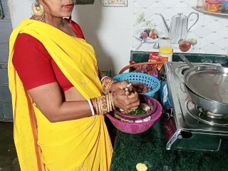 Owner Rough Fucking Maid Girl Who Cooking Food In Kitchen Porn In Hindi Voice