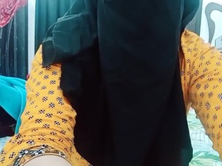 Pakistani Student Girl In Hijaab Masturbating in Front Of His Boyfriend With Dirty Talking Hindi