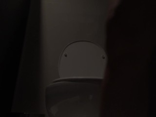 Pinay Nag Masturbate Sa CR ng Jollibee Sa Manila Kinatok Ng Crew