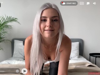 Pizza guy fucks oiled pussy during the live stream on Stripchat - Eva Elfie