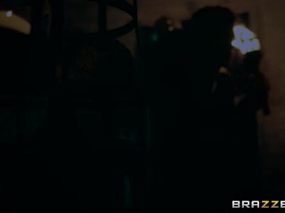 Queen Of Thrones: Part 2 (A XXX Parody)  - Brazzers
