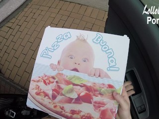 Scopata amatoriale con il fattorino delle pizze sotto casa - italiano