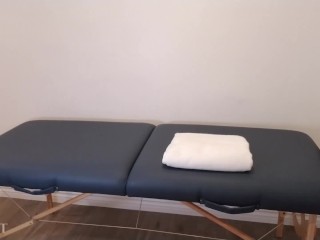 Sexy Asian Masseuse Fucks Her Client to Give Happy Ending