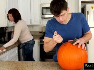 She caught her stepbrother fucking a pumpkin