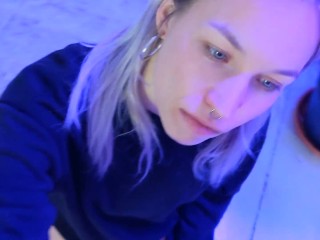 So much cum in my mouth I had to show it off!