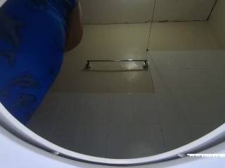 Stepmom peeing long inside toilet bowl