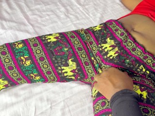 ජංගිය තියෙද්දි ගහන්න තමා ආස Stepsister wants her panty until i cum on her pussy