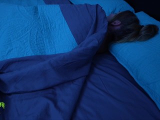 StepSon Hops Into StepMoms Bed After Nightmare - 3of3