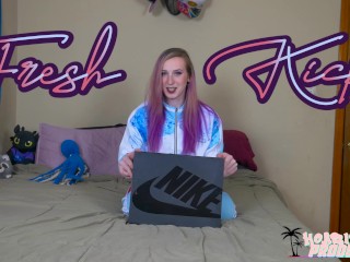 TGIRL EGIRL SCOUT LONDON CUMS IN FRESH NIKE SNEAKERS *FIRST FREE VID EVER*