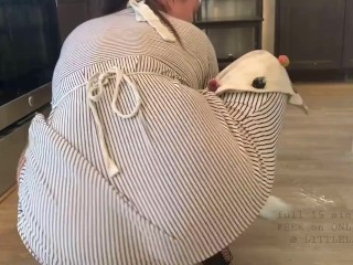 THE CHEF WANTS YOU TO HAVE HER FOR DESSERT SO SHE COVERS HERSELF IN HONEY &amp; MAKES A MESS